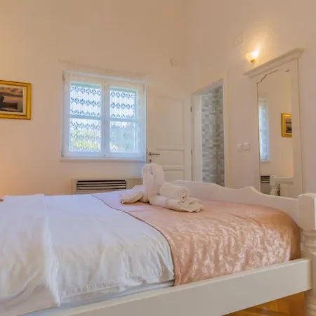 Gracija Bed & Breakfast *